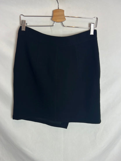 PHILOSOPHY. Falda corta negra perlas. T 42