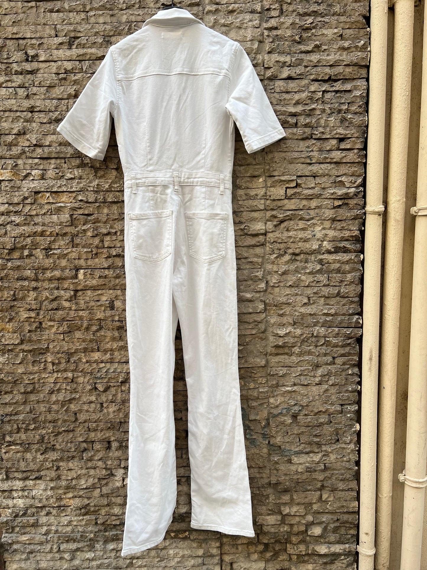 MANGO. Mono denim blanco