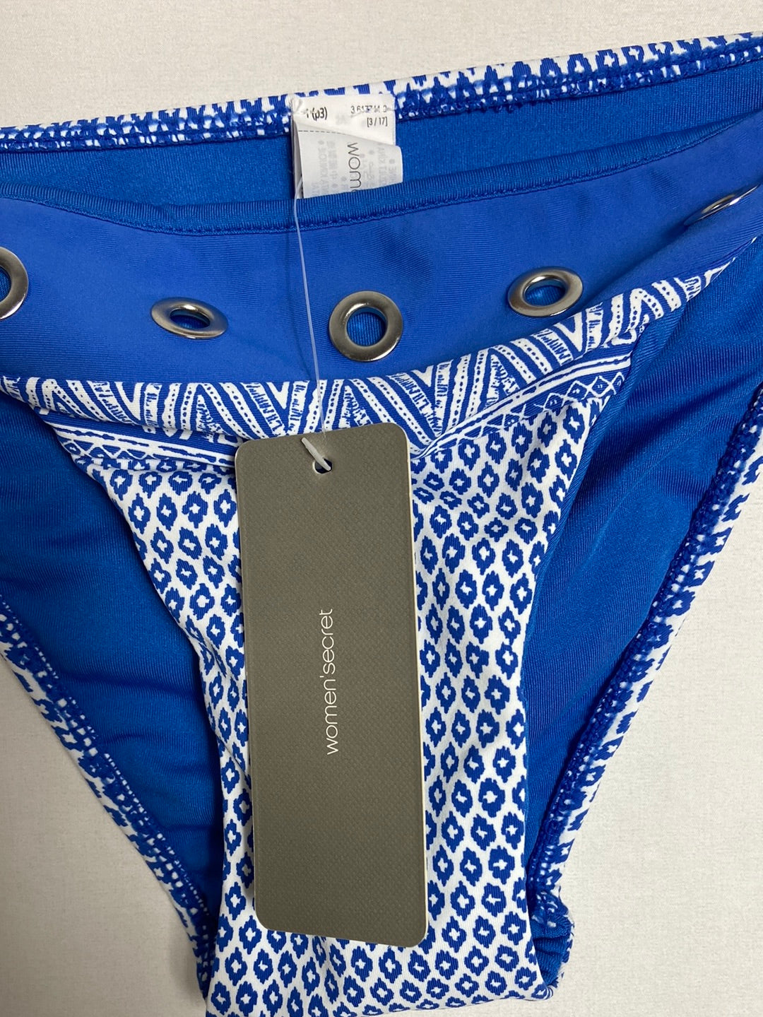 WOMEN´S SECRET. Braguita bikini azul tachuelas. T S