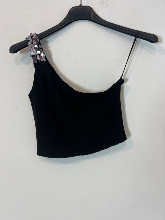 THE ARE. Asymmetrical top with sequin detail. TS