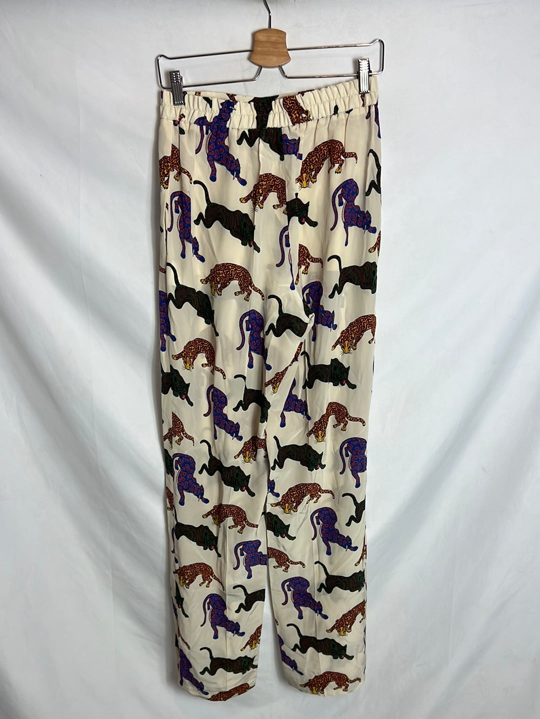 STELLA McCARTNEY. Silk-print trousers. Size 40