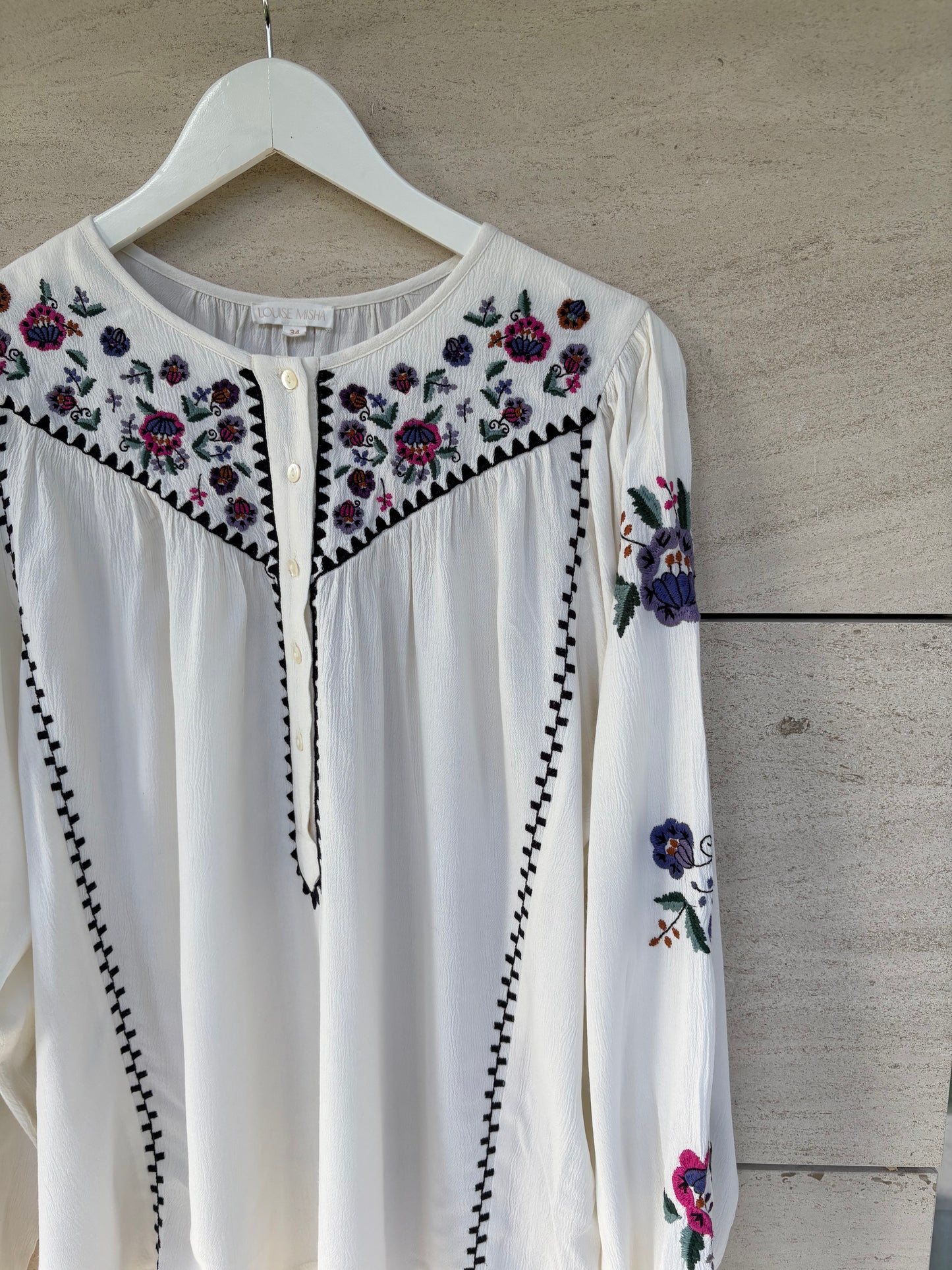 LOUISE MISHA. Blusa  fluida bordados