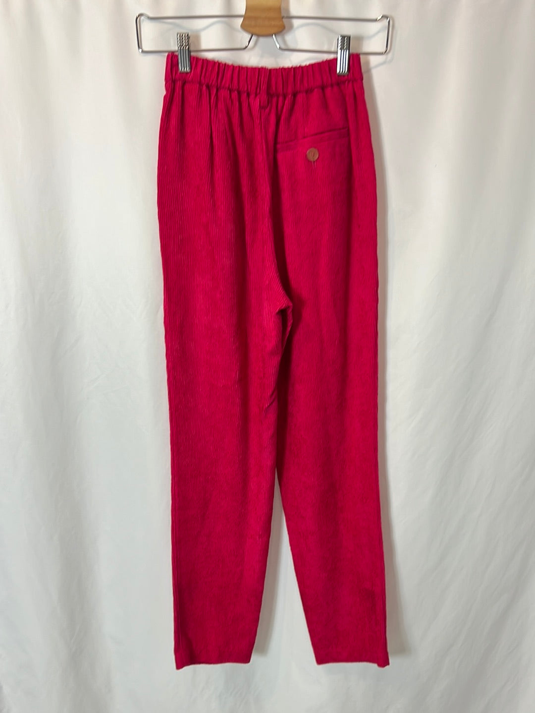 FORTE FORTE. Textured fuchsia pants. Size 32
