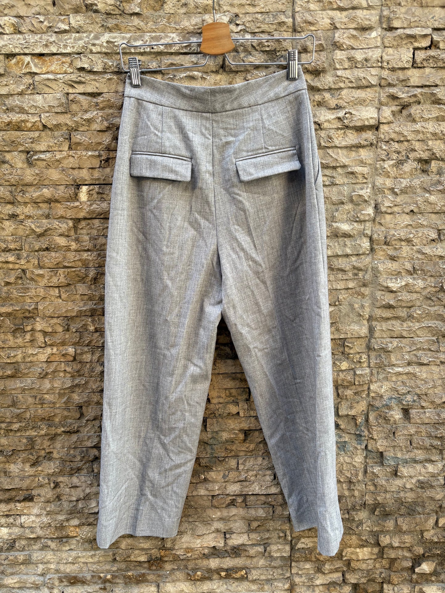 ZARA, Pantalón gris claro pinzas