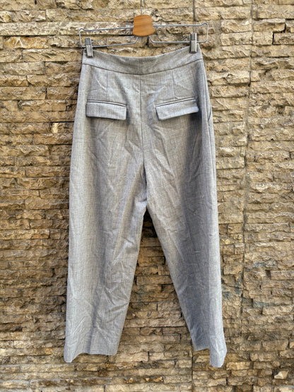 ZARA, Pantalón gris claro pinzas