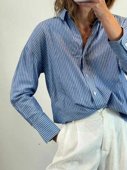 ZARA. Camisa azul rayas
