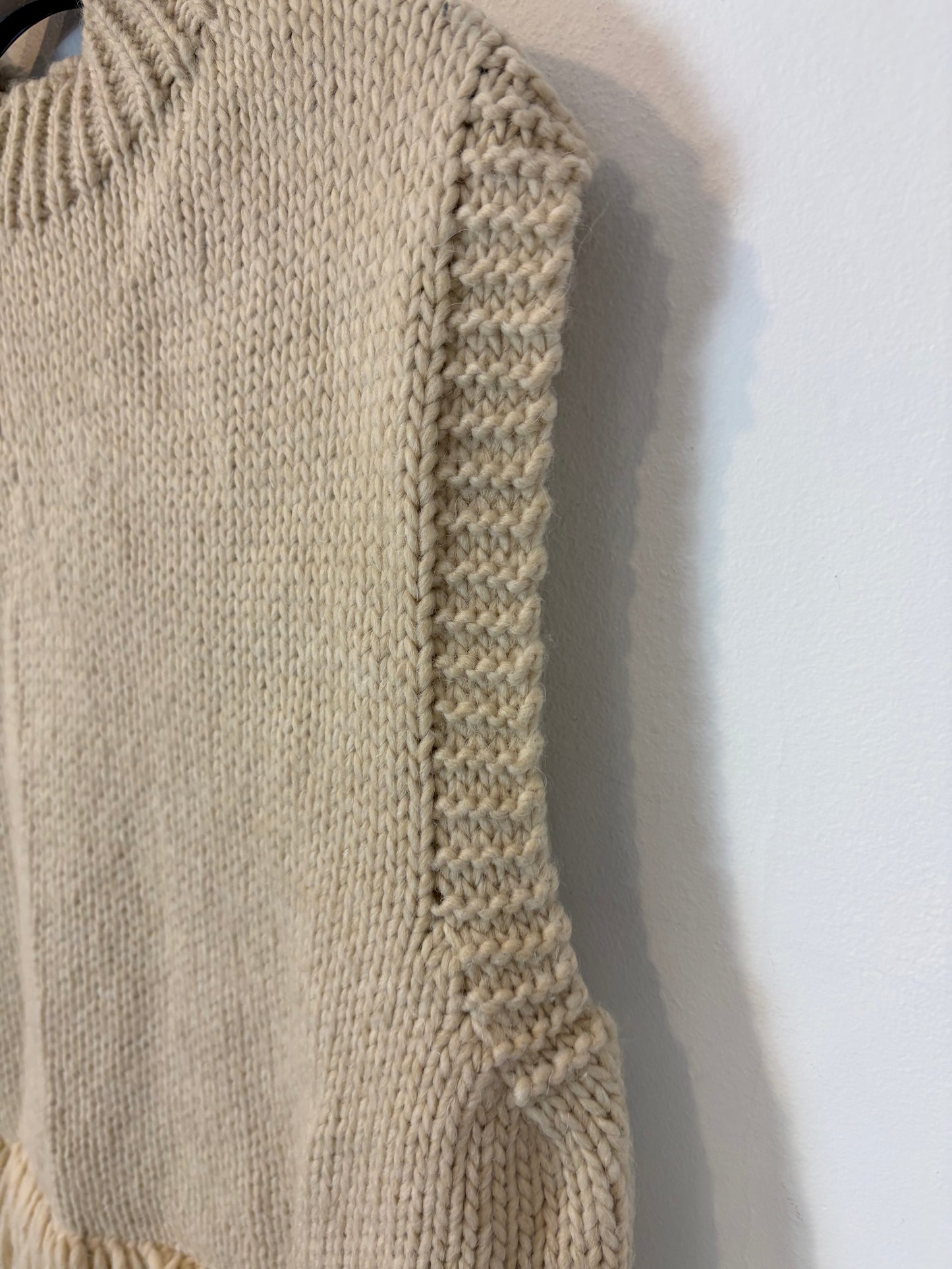 AMEÉ. jersey sin mangas flecos T.(s)