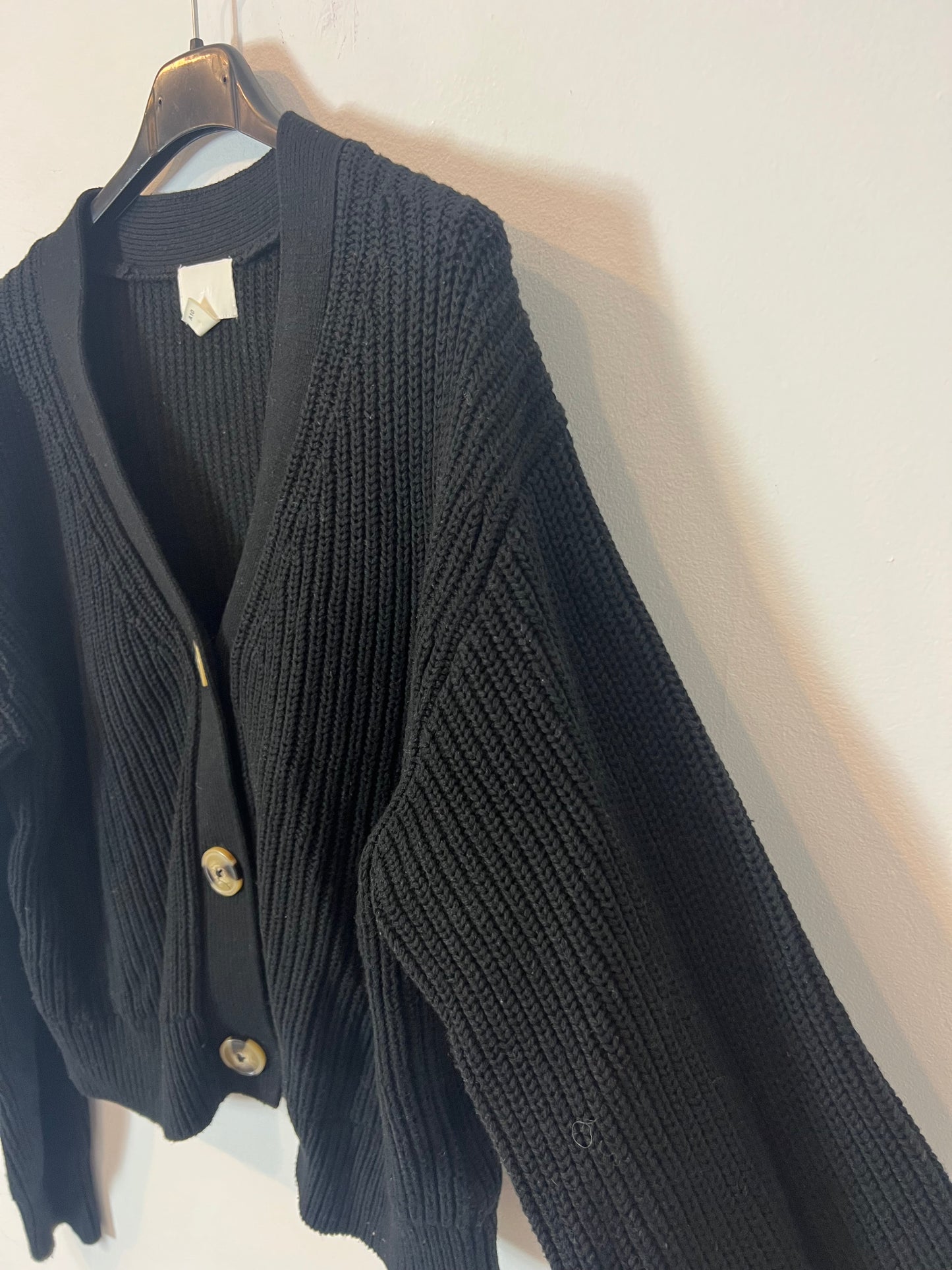 H&M. Chaqueta punto negra. T XS