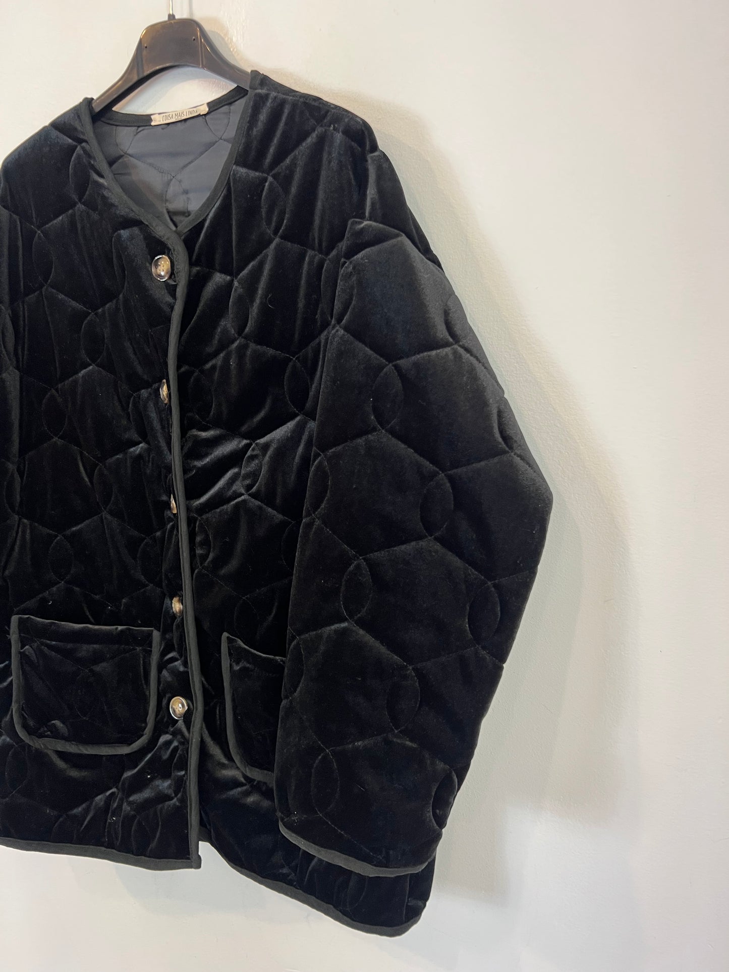 COISA MAIS LINDA. Chaqueta negra terciopelo  T.u(S/M)