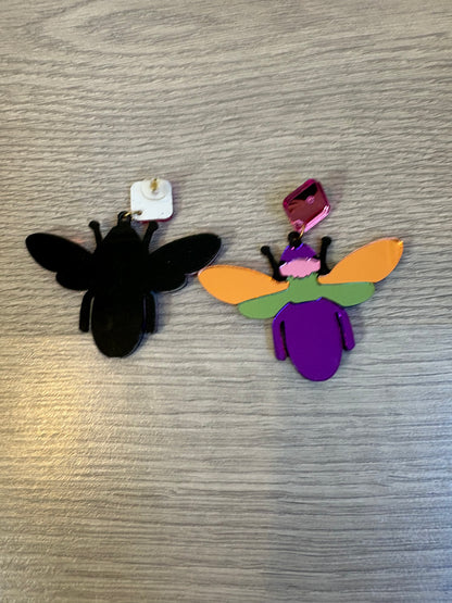 OTRAS. Pendientes metalizados insecto