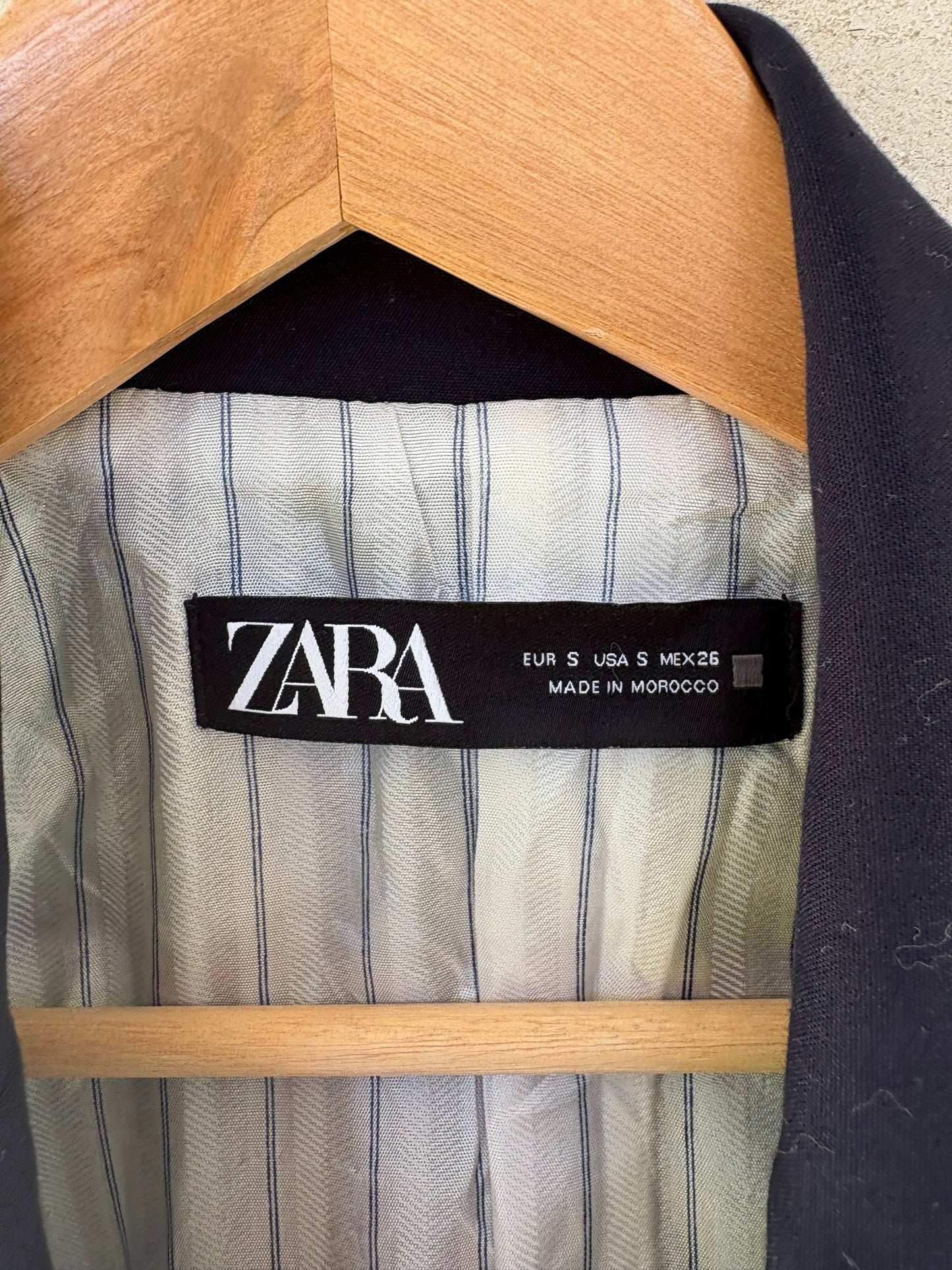 ZARA. Coral beaded jacket. TS