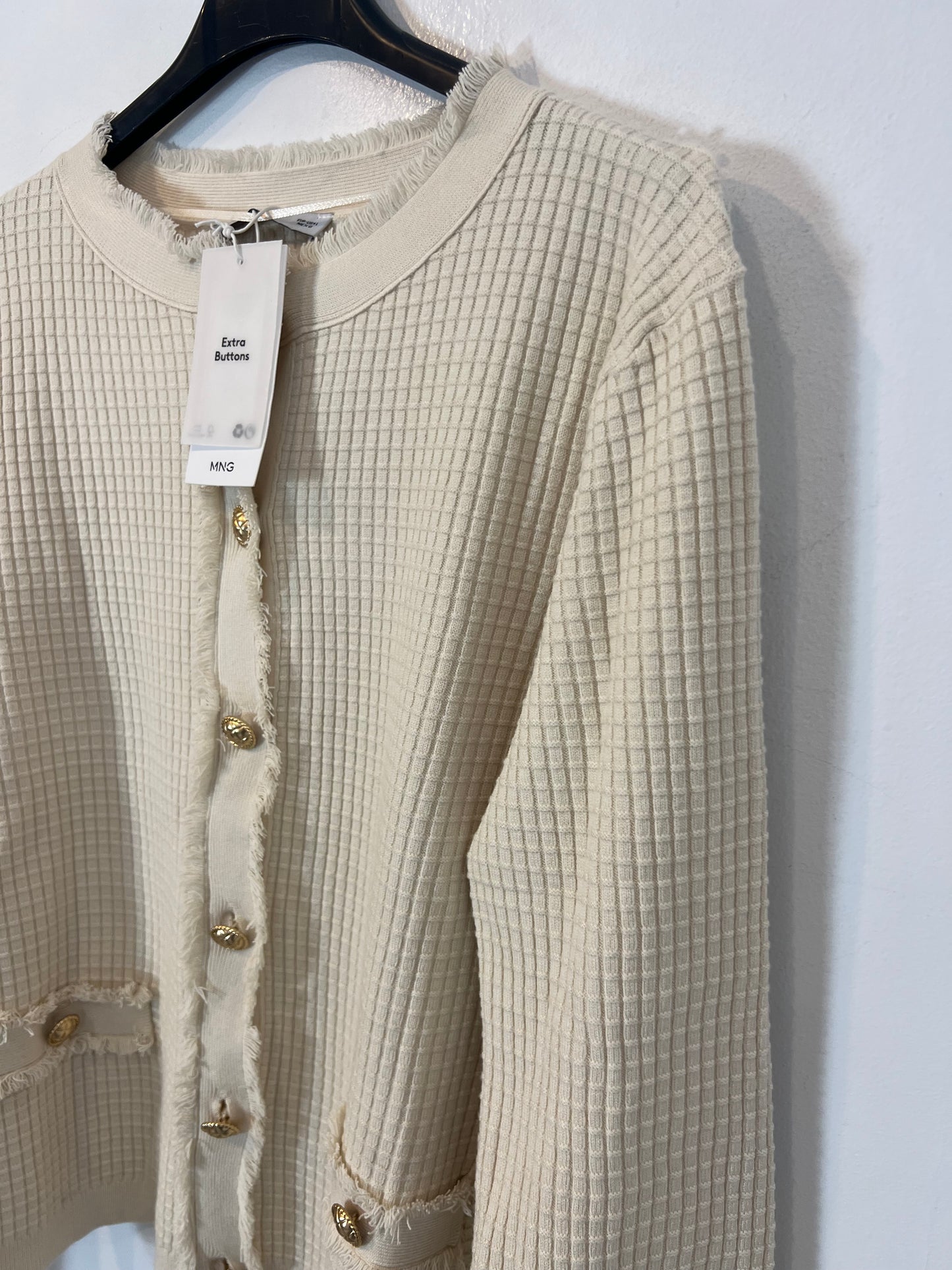 MANGO. Beige textured knit jacket. TL (Tara)