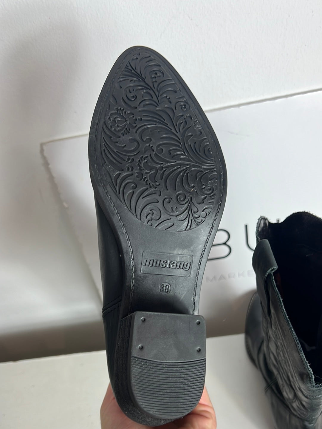 MUSTANG. Botas negras cowboy T.38