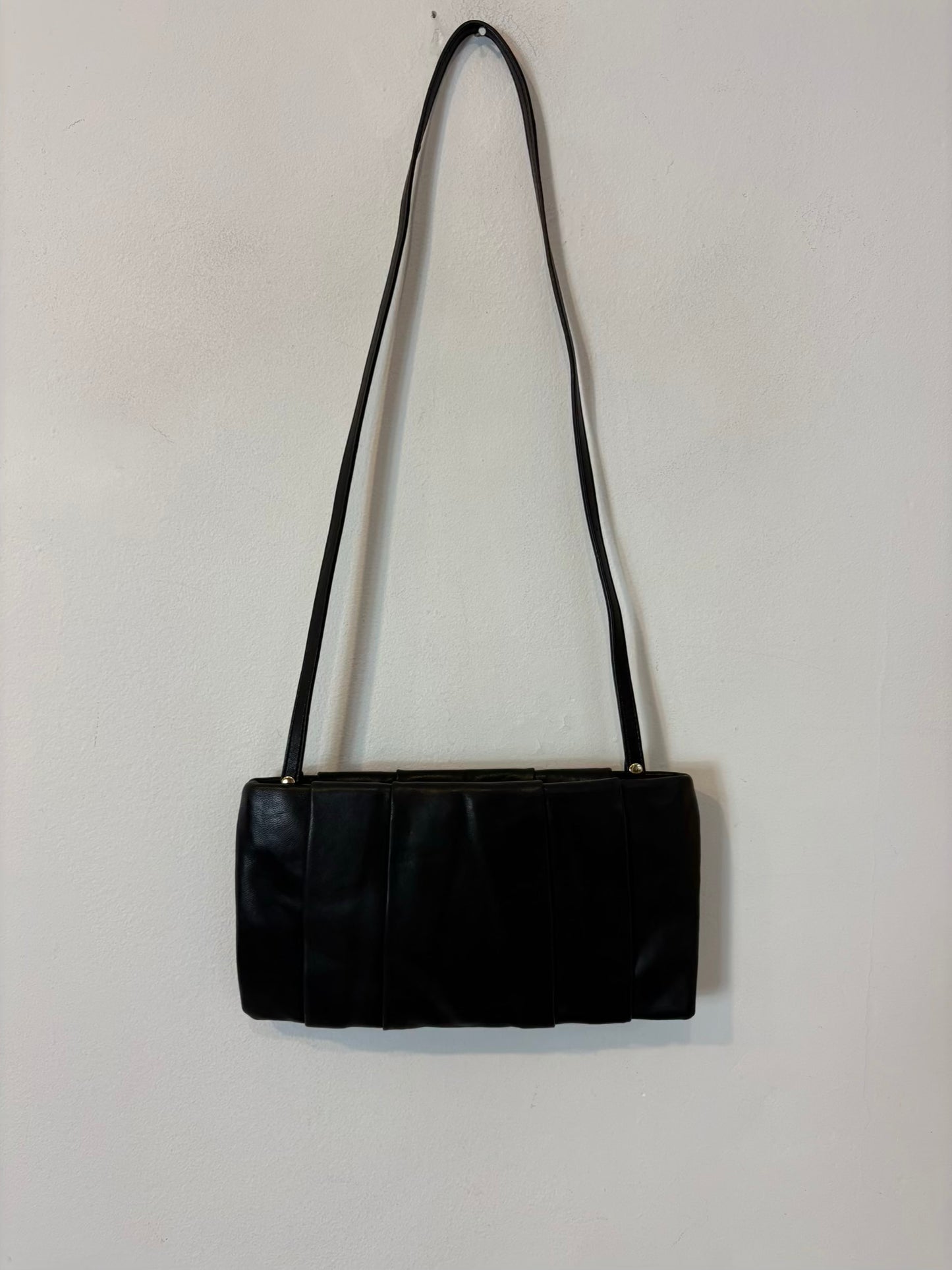MICHAEL KORS. Bolso negro piel asa larga