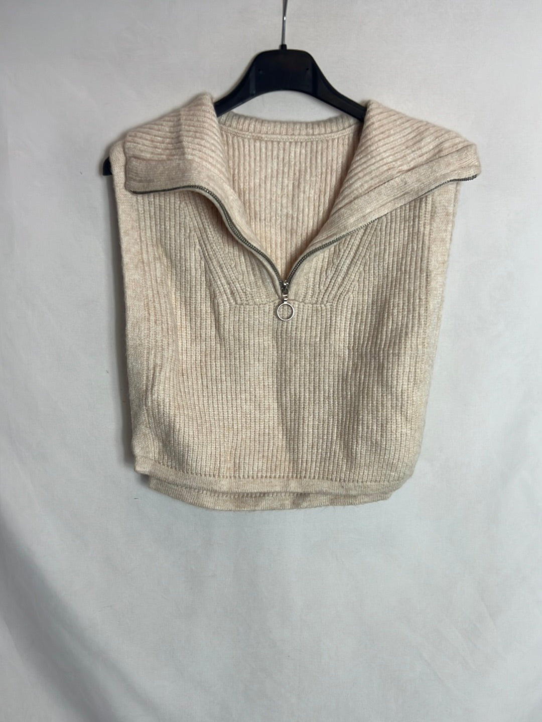 PRIMARK. Beige vest-effect knit collar. TS/M
