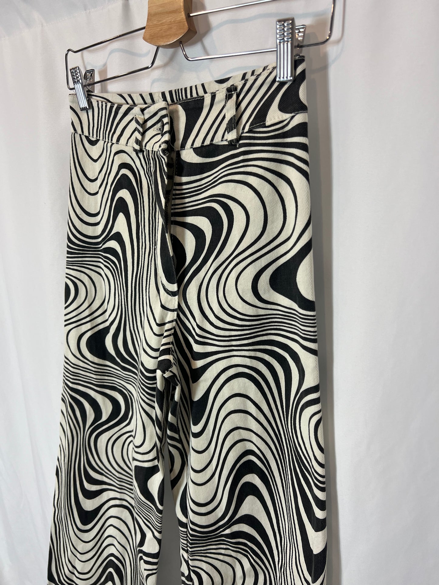 OTHERS. Two-tone geometric print culottes. TS