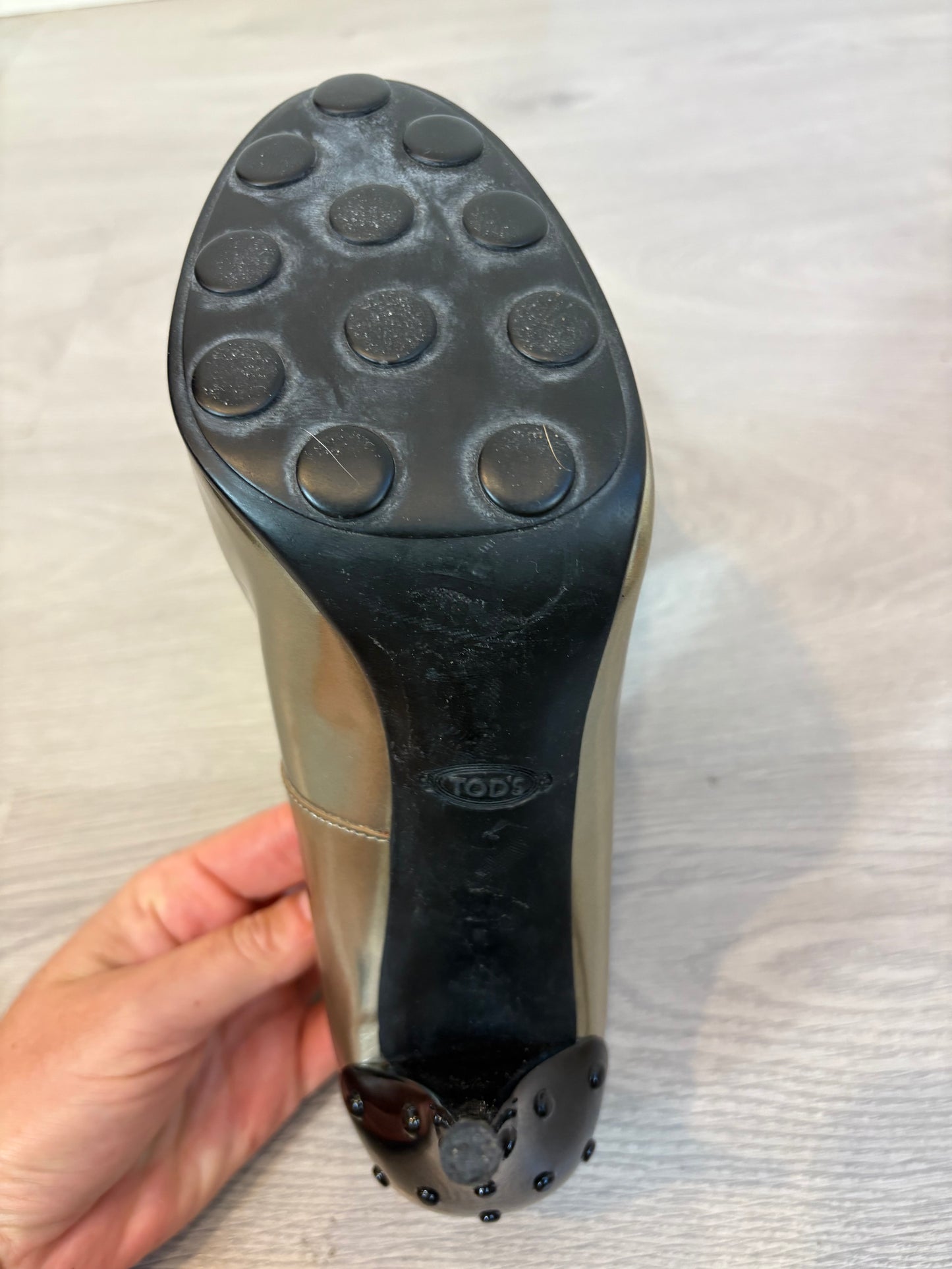 TOD'S. Tacones metalizados. T 39,5