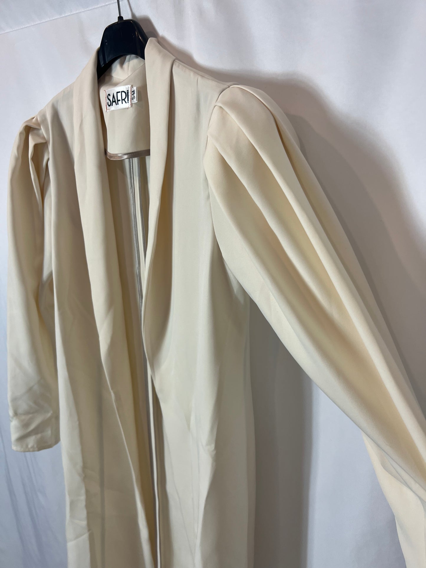 SAFRI. Long beige jacket with shoulder pads Ts/m