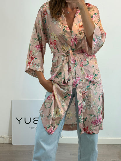 BERSHKA. Kimono largo estampado. T XS/S