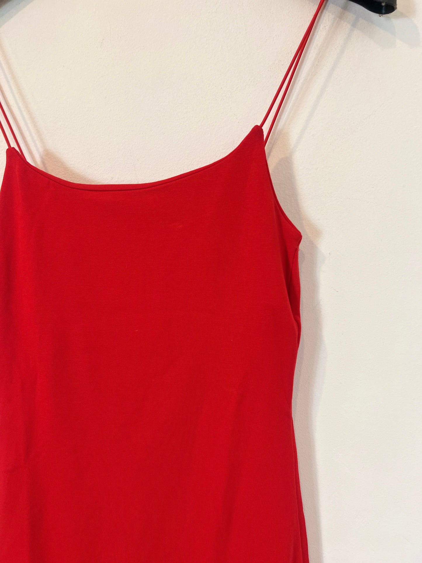 ZARA. Vestido entallado rojo  T.m