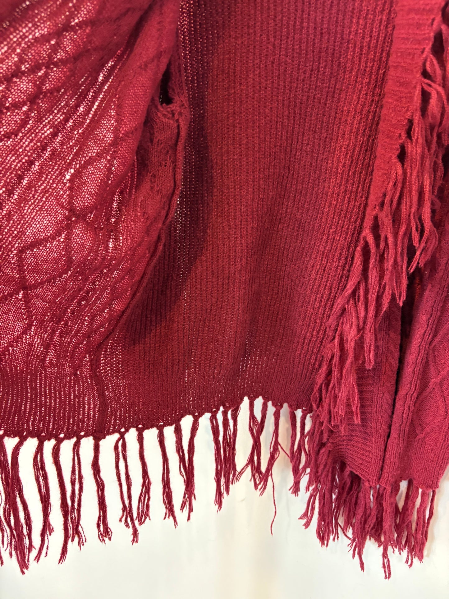 OTRAS. Cárdigan rojizo flecos