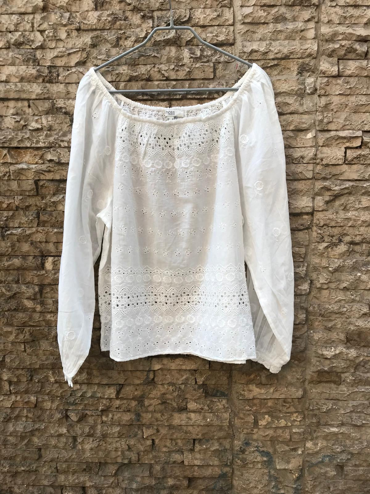 INTROPIA. Blusa blanca detalles bordados