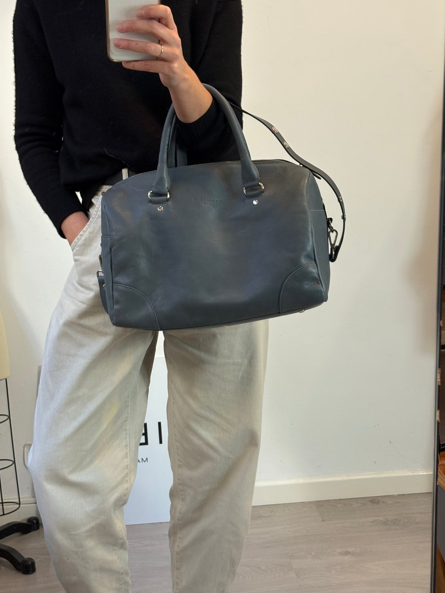 ORDINARIO MADRID. Bolso piel azul doble asa