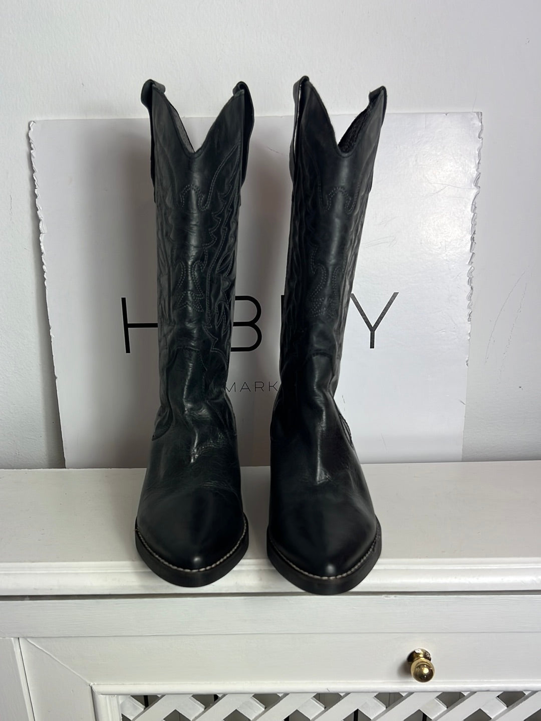 MUSTANG. Botas negras cowboy T.38