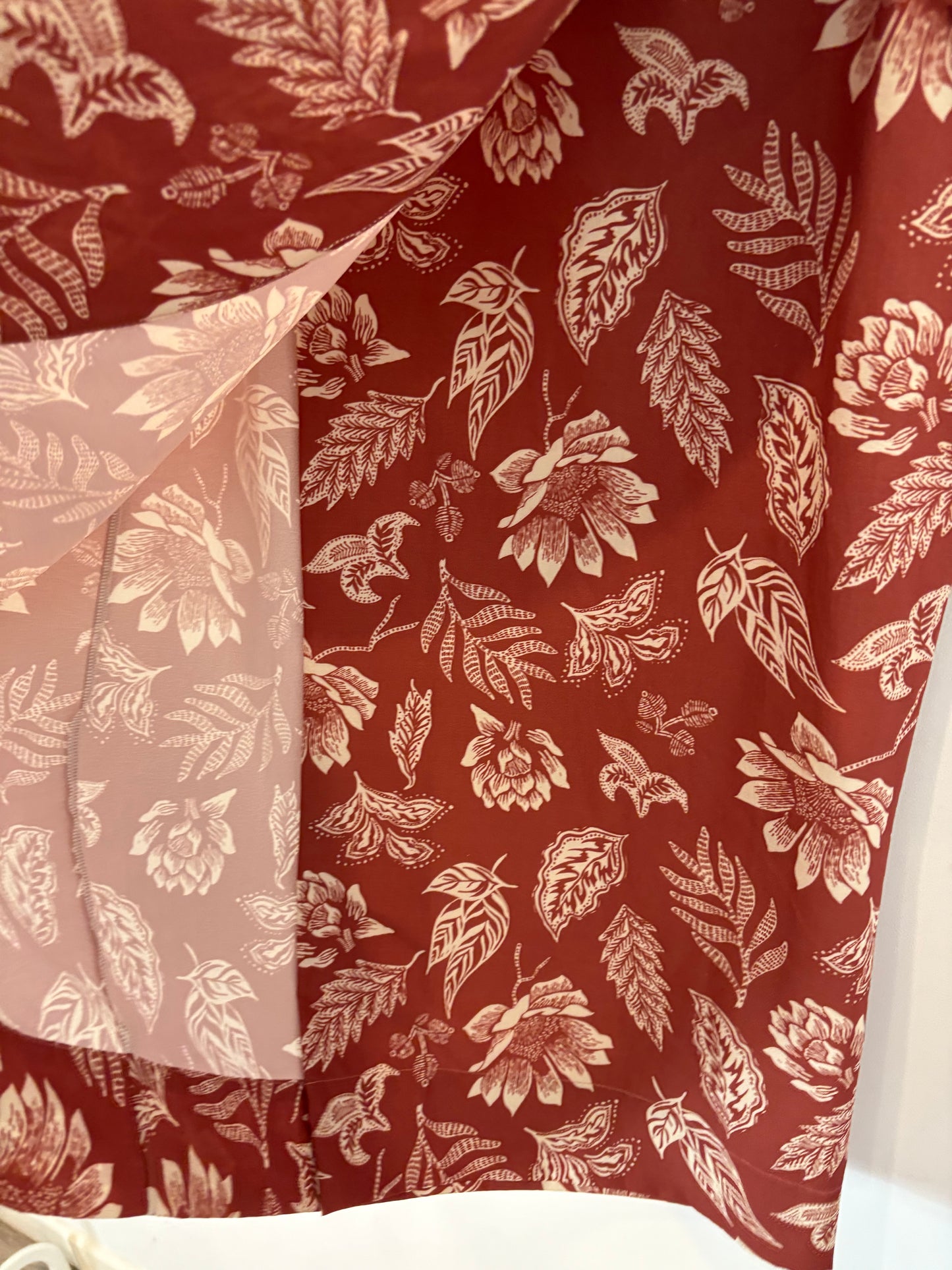 THE NEW SOCIETY. Conjunto blusa y falda cruzada