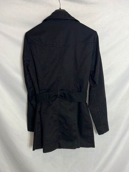 VERO MODA. Gabardina negra. T L