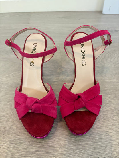 UNIQSHOES. Fuchsia double-textured sandals. Size 39