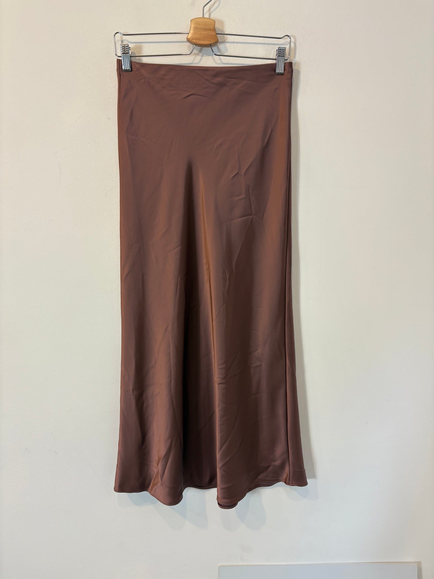 ZARA. Falda larga satinada malva