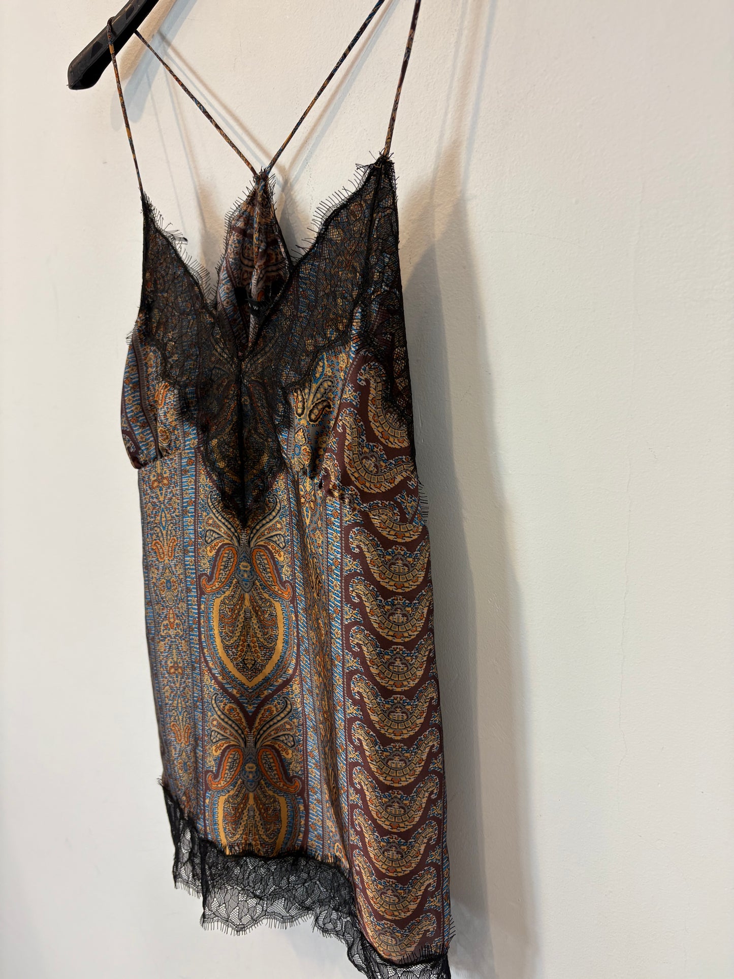 MASSIMO DUTTI. Short green skirt with pocket T.xs