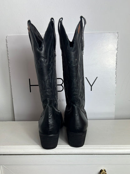 MUSTANG. Botas negras cowboy T.38