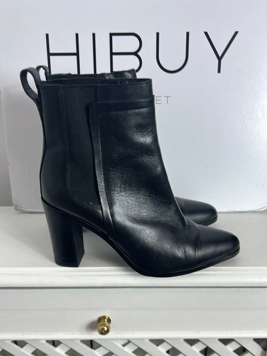 MASSIMO DUTTI. Botines negros piel . T 38