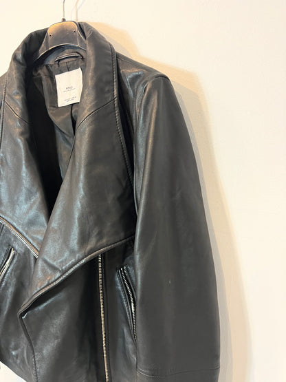 MANGO. cazadora negra piel T.m