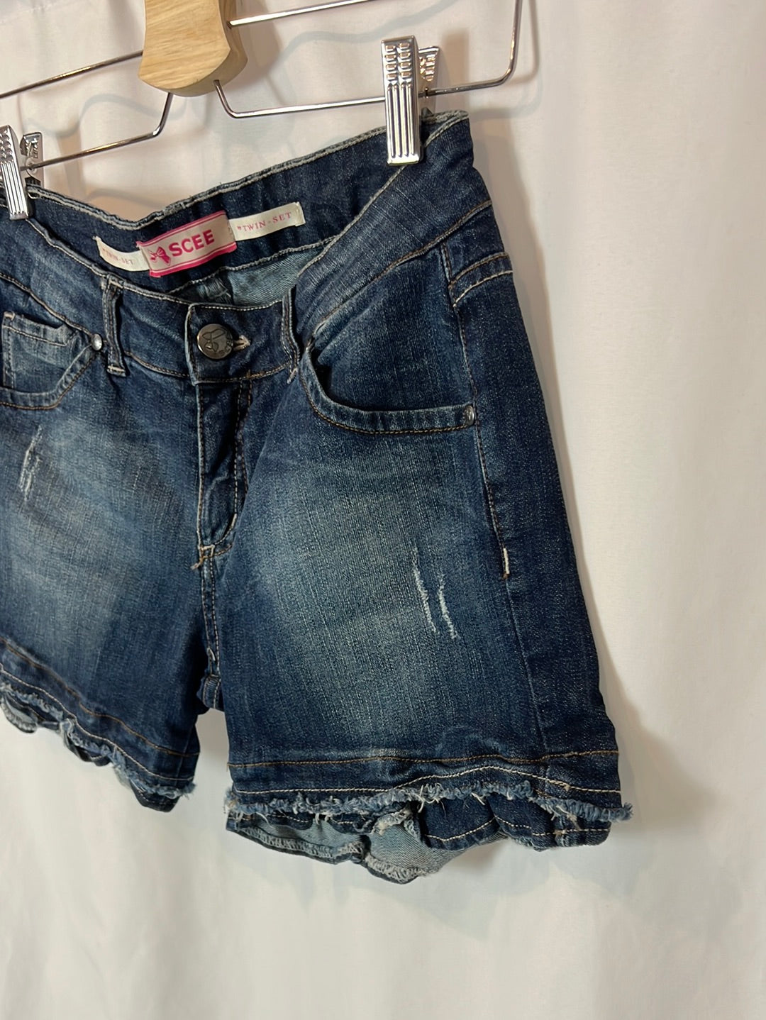 TWIN-SET. Denim shorts with ruffle detail. T 27 (38)