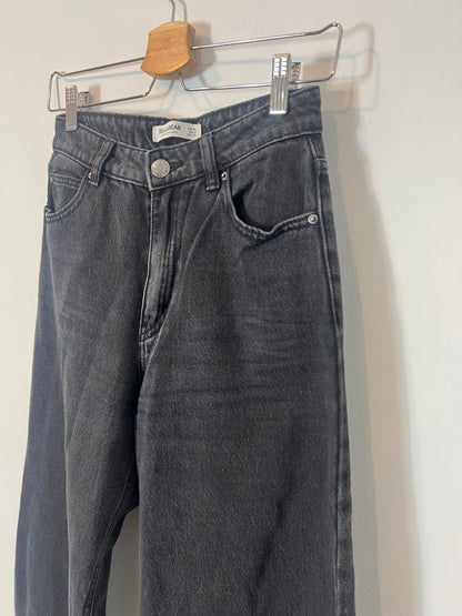 PULL&amp;BEAR. Wide-leg black denim. Size 32