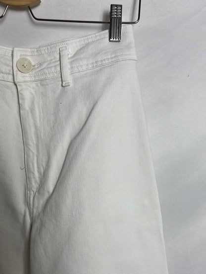 ZARA. Pantalón denim culotte blanco. T 38