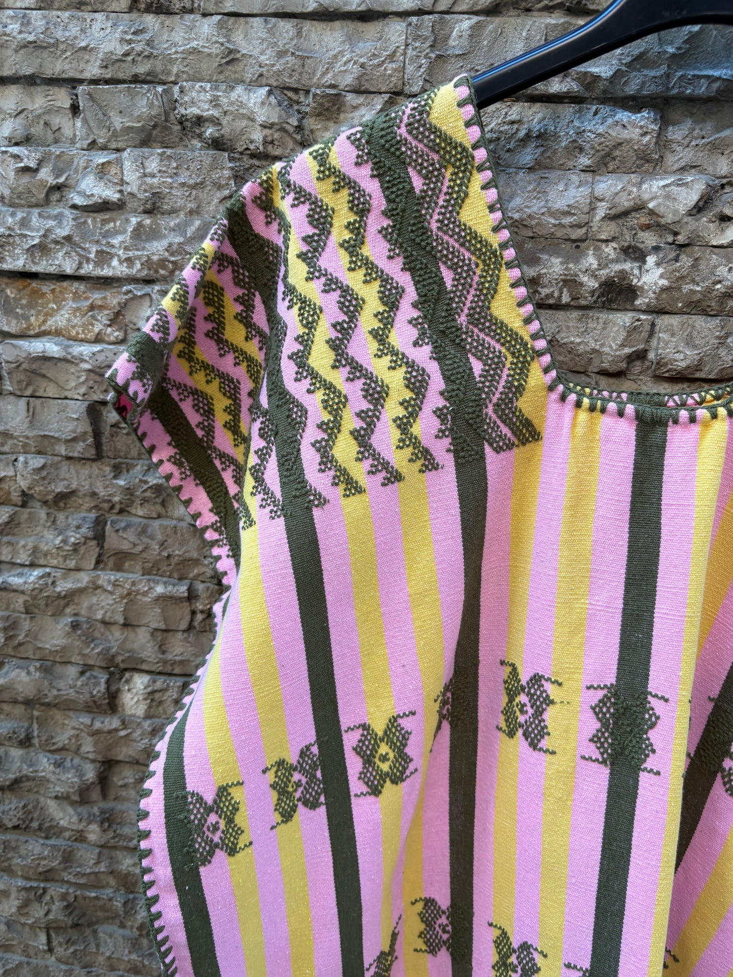 Huipil tejido a mano colores