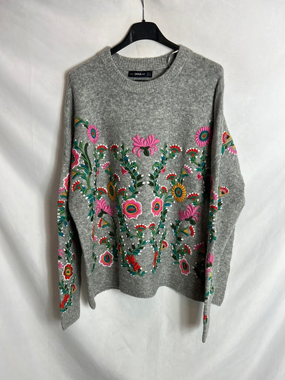 ZARA. Jersey gris bordados. T S