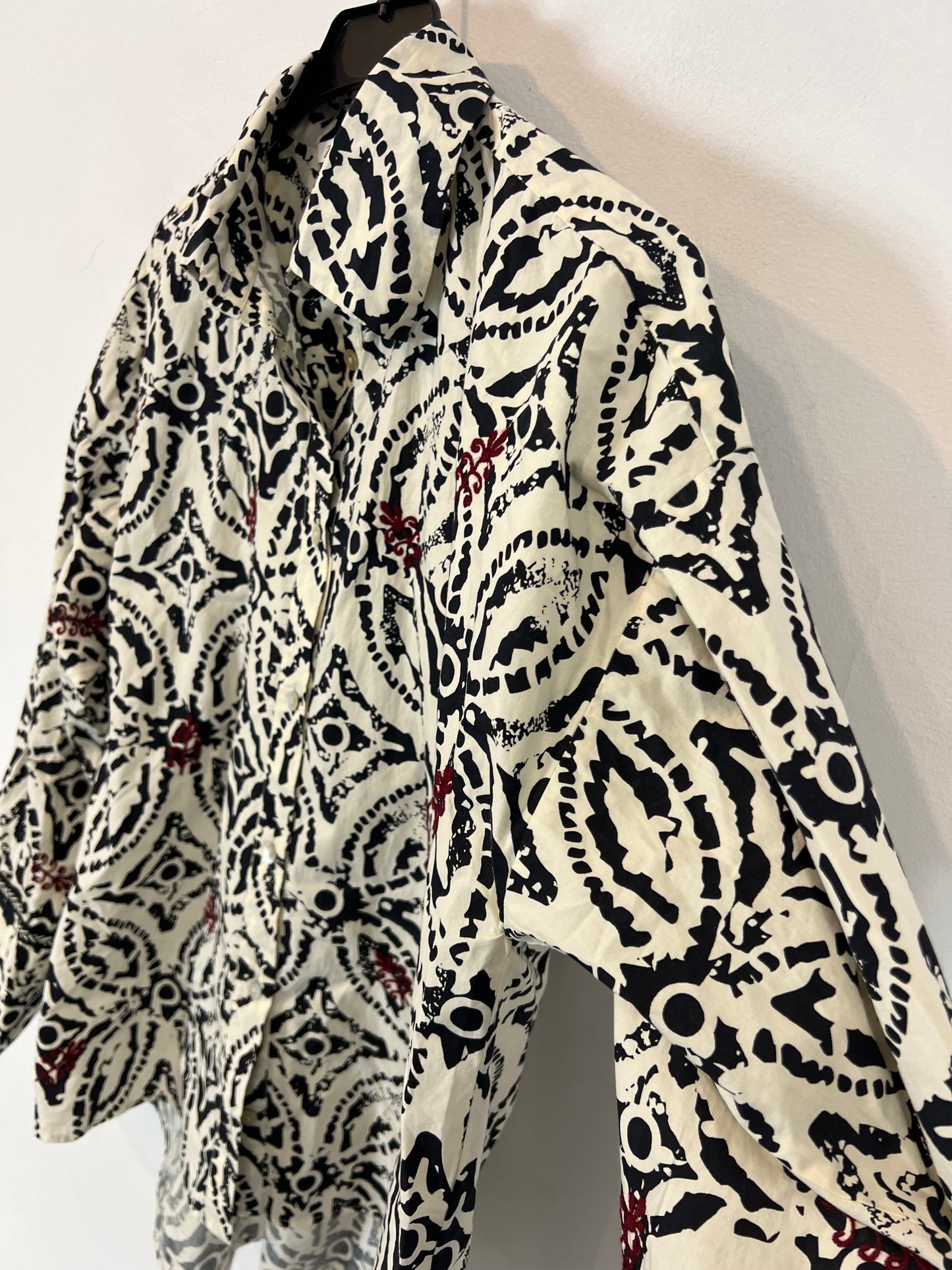 ZARA. White printed shirt. TS/M