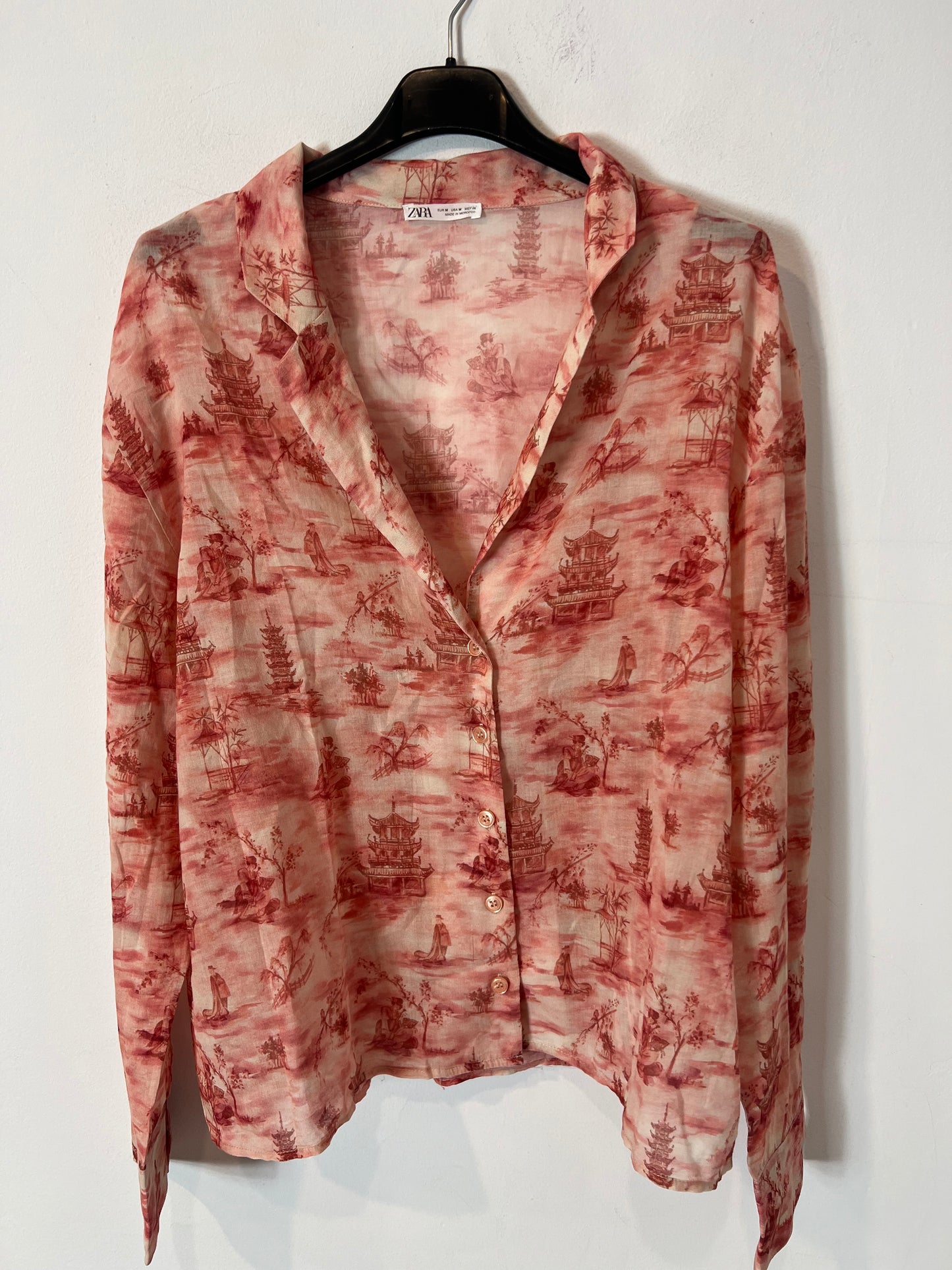 ZARA. Tm temples print blouse
