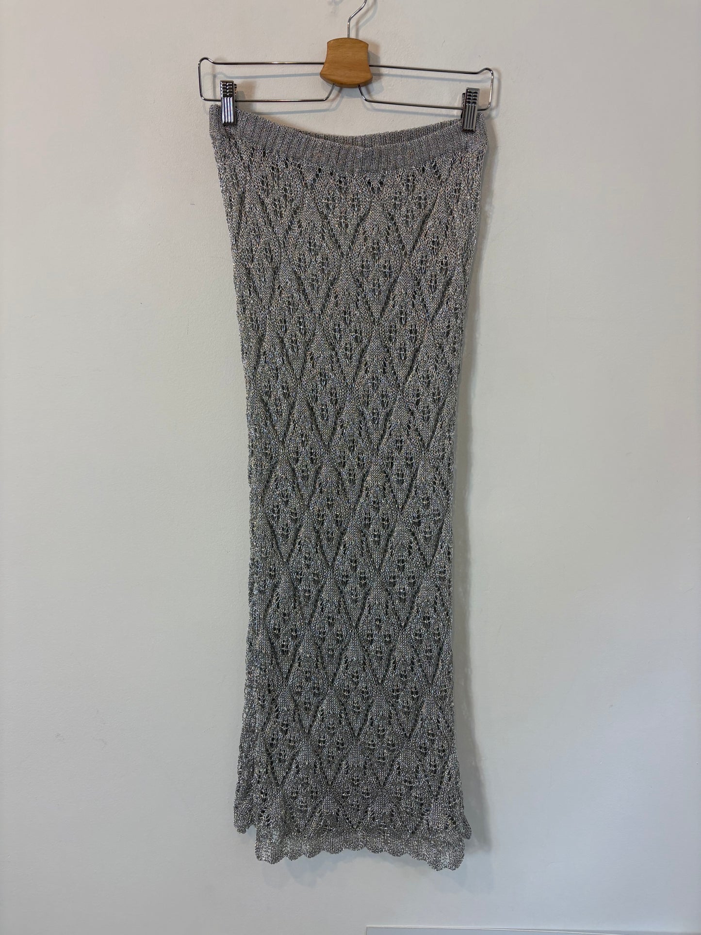 ZARA. Conjunto top y falda plateada crochet. T S/M