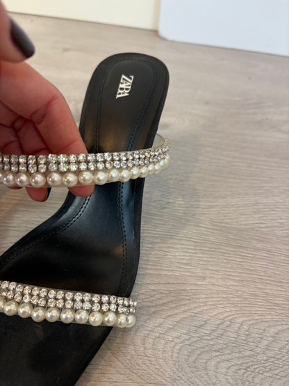 ZARA. Sandalia  tiras fiesta. T 38