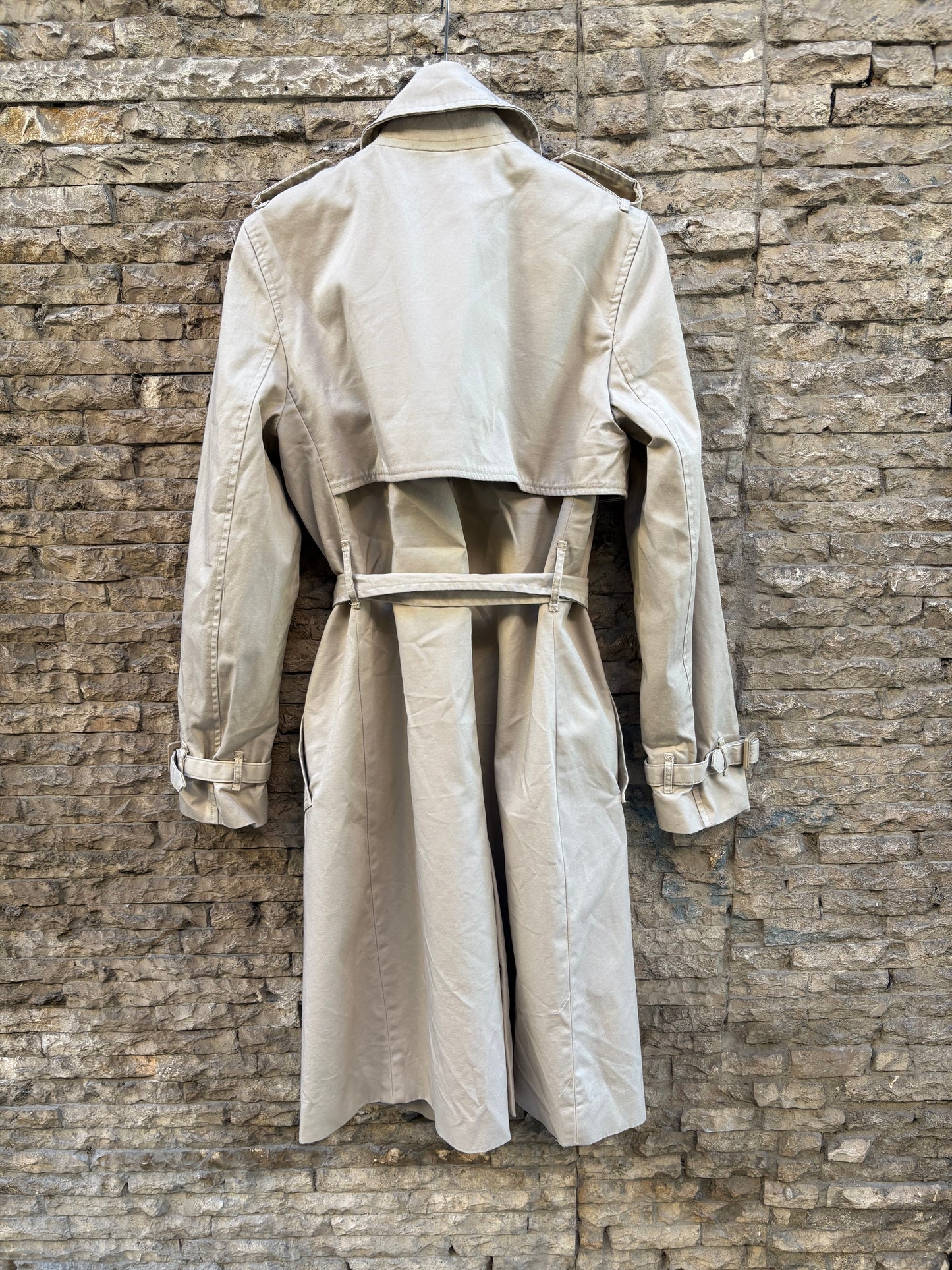 MANGO. Gabardina clásica