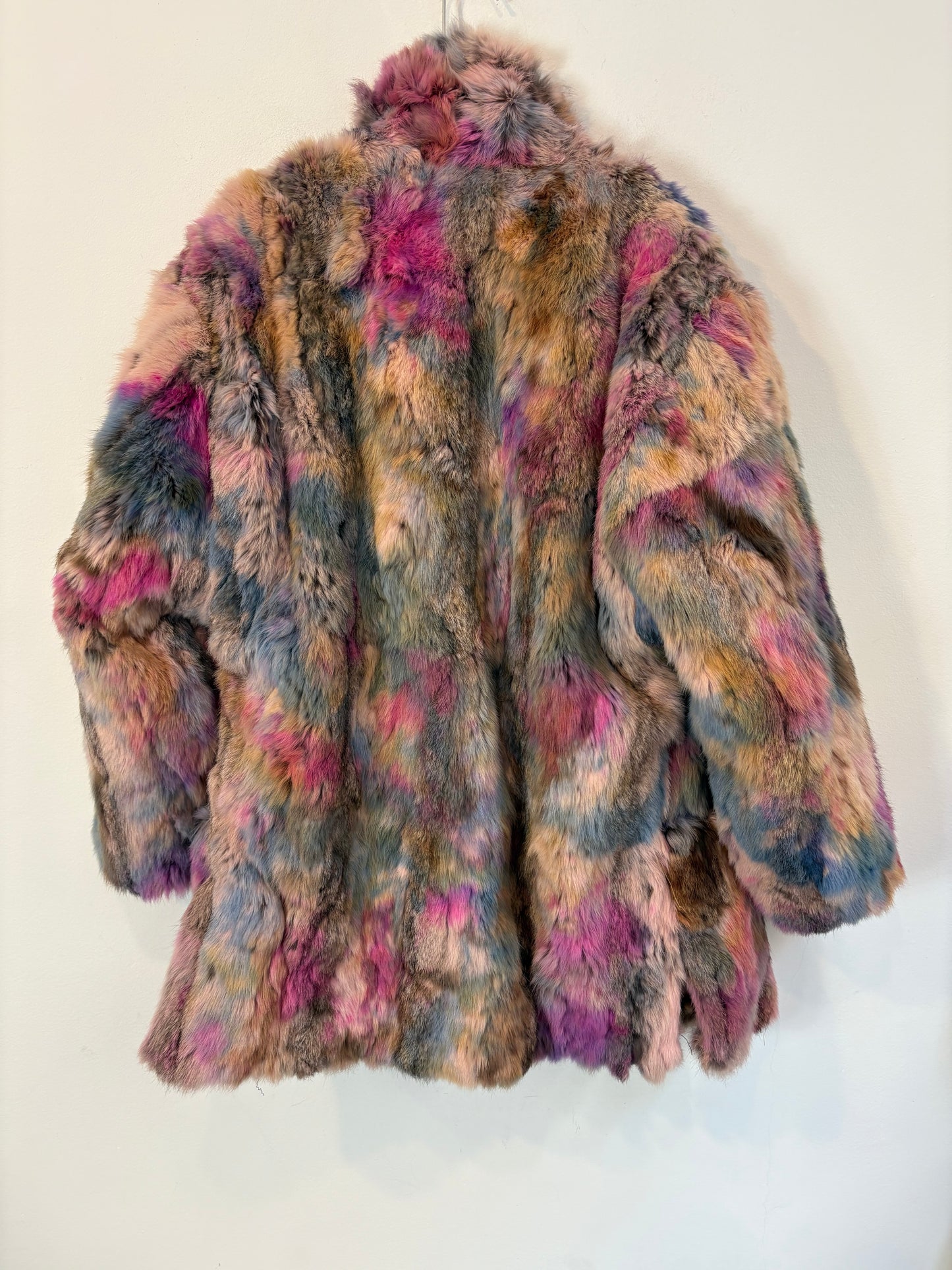 OTRAS. Abrigo pelo natural colores