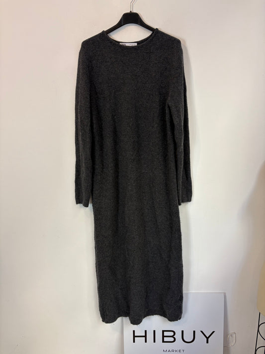 ZARA. Vestido largo punto gris