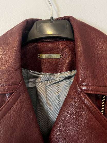 MASSIMO DUTTI. Chaqueta burdeos piel