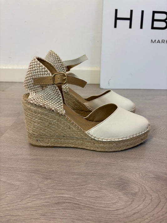 LATOUCHE. Sandalia esparto color crudo